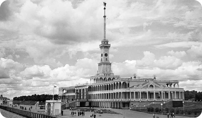 Год речных вокзалов